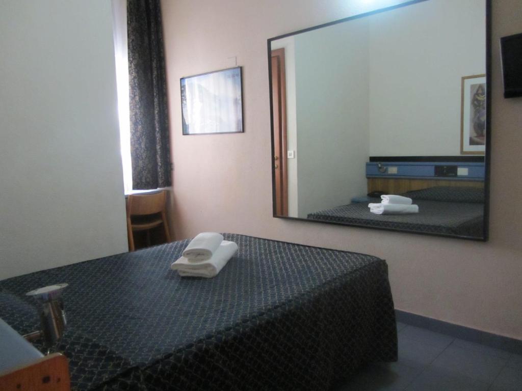 Hotel Nizza Milaan Kamer foto