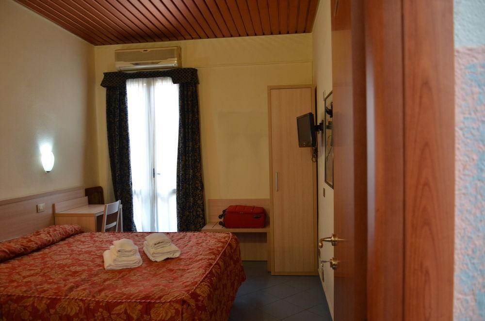 Hotel Nizza Milaan Buitenkant foto